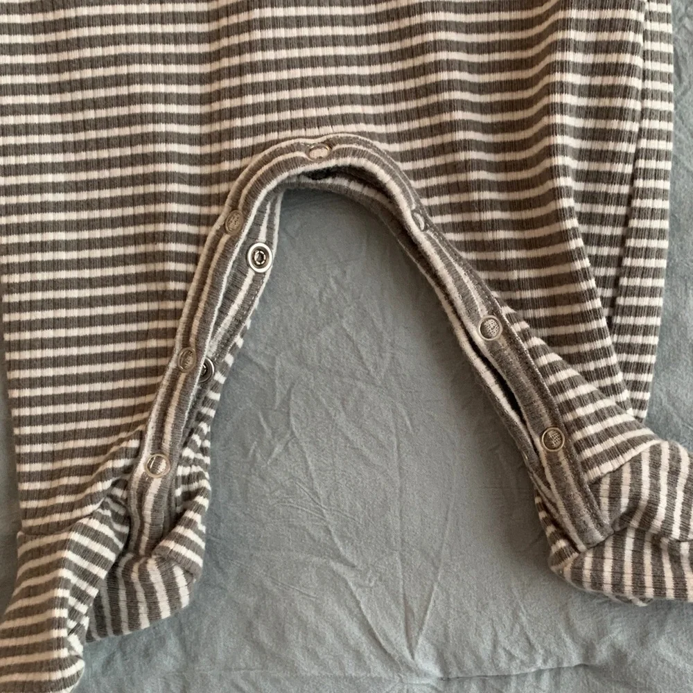 Quincy Mae Ribbed Footie - Picture 4 of 6